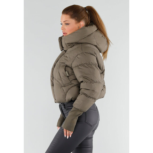 Taupe Pufferjacke mit hohem Kragen und Kapuze