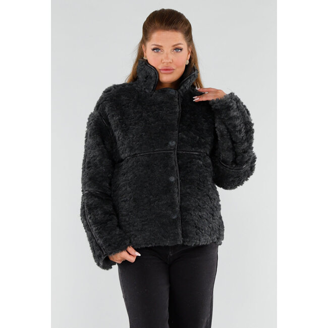 Schwarzer Teddy-Pelzmantel mit Knopfverschluss