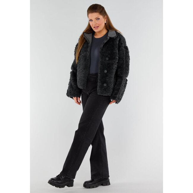 Schwarzer Teddy-Pelzmantel mit Knopfverschluss