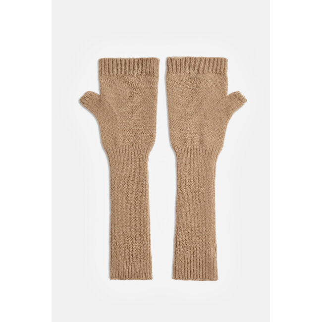 Gestrickte fingerlose Handschuhe mit Daumenöffnung