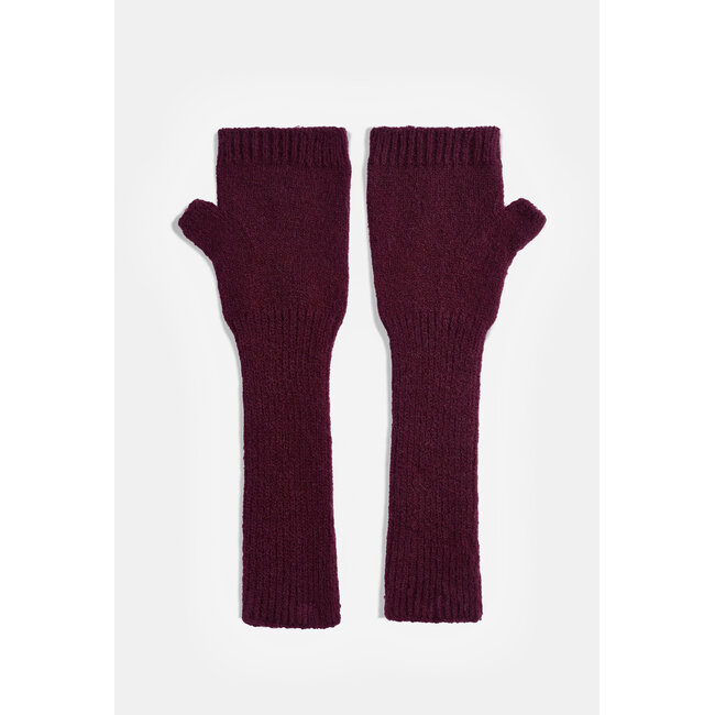 Gestrickte fingerlose Handschuhe mit Daumenöffnung