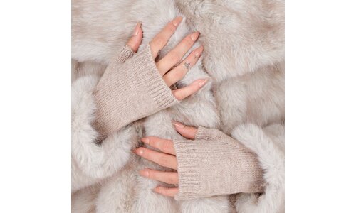 Schals, Mützen und Handschuhe