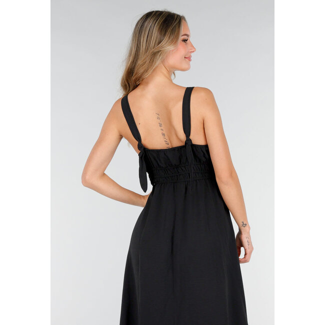 Schwarzes Midikleid mit breiten Trägern und Stretchanteil
