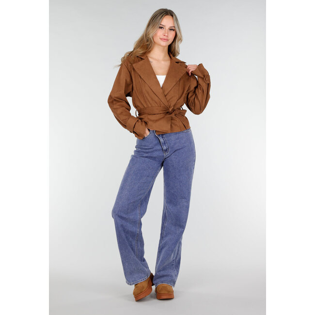 Brauner Mantel im Wildleder-Look mit Schleifengürtel