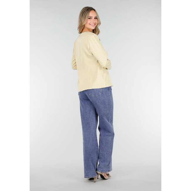 Hellgelber Blazer mit tailliertem Schnitt und Knopfverschluss