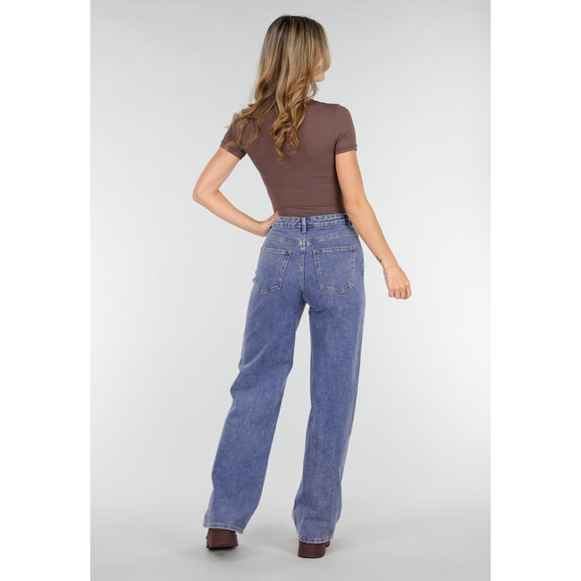 Brauner Stringbody mit kurzen Ärmeln und nahtloser Verarbeitung