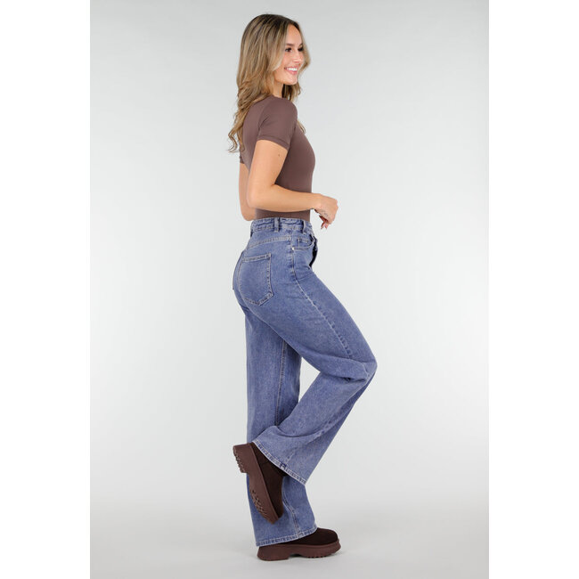 Brauner Stringbody mit kurzen Ärmeln und nahtloser Verarbeitung