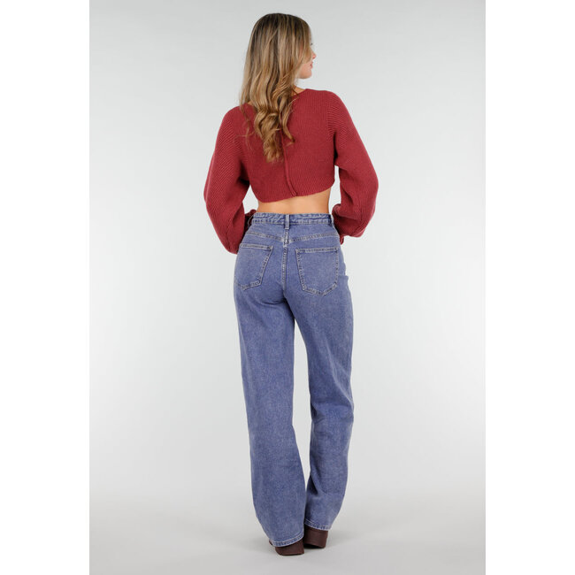 Bordeauxroter, kurz geschnittener Strickpullover mit Ballonärmeln