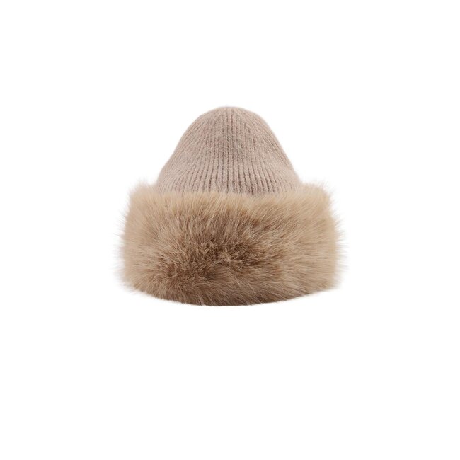 Strickmütze mit breitem Kunstfellrand
