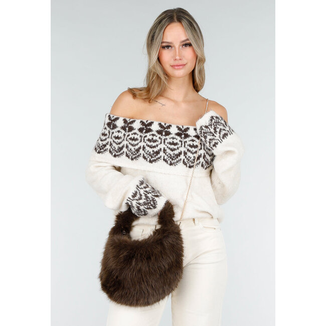 Kunstfelltasche mit goldener Schulterkette