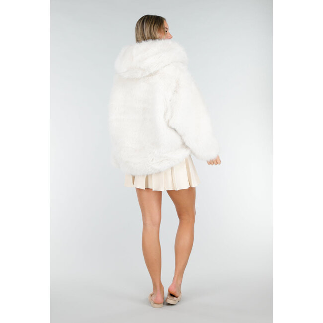 Weiße Kunstfelljacke mit Kapuze