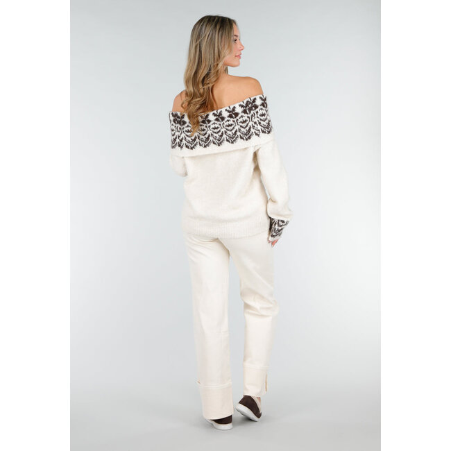 Cremefarbener Off-Shoulder-Strickpullover aus Stretchwolle mit braunem Muster