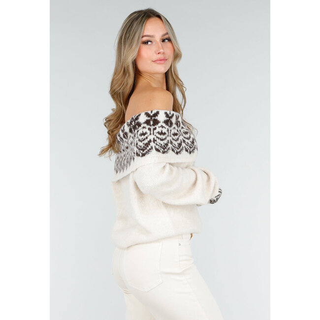 Cremefarbener Off-Shoulder-Strickpullover aus Stretchwolle mit braunem Muster