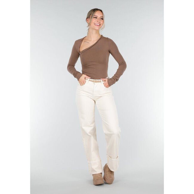 Braunes asymmetrisches Stretch-Oberteil mit langen Ärmeln und Rüschendetail