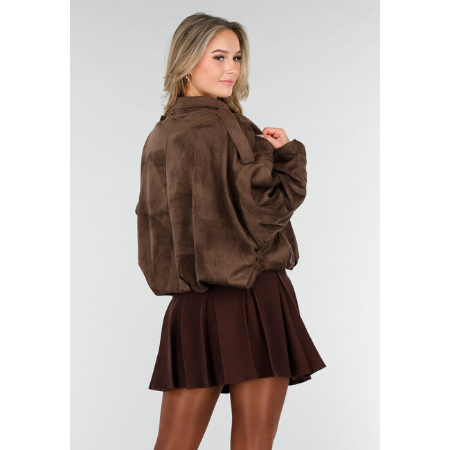 Braune Jacke im Wildleder-Look mit Reißverschluss und abgesenkten Schulternähten