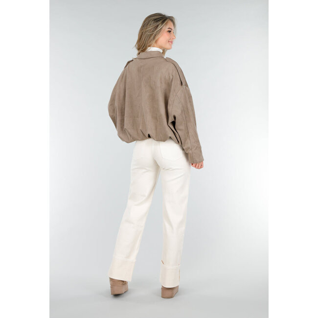 Taupe-farbener Mantel in Wildlederoptik mit Reißverschluss und abgesenkten Schulternähten