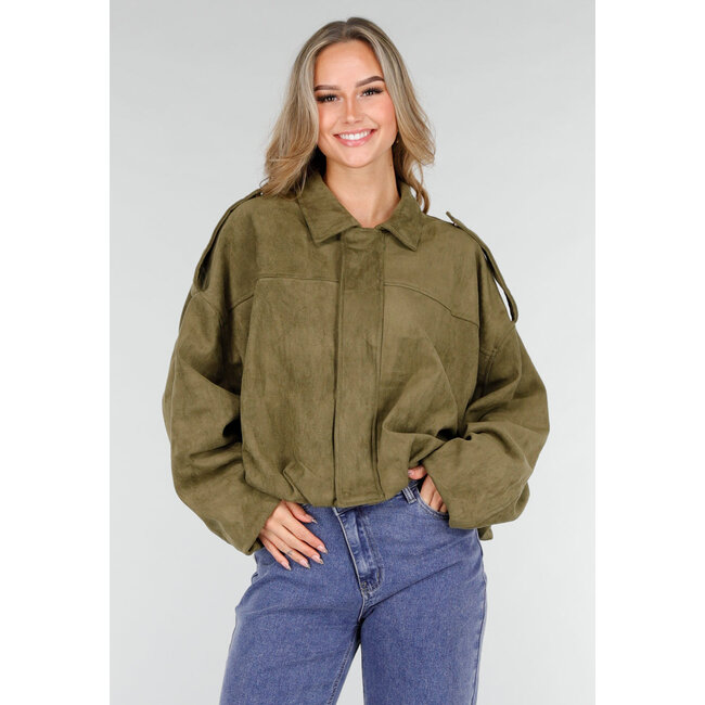 Olive-grüner Oversized-Mantel in Wildlederoptik mit Kragen und langen Ärmeln