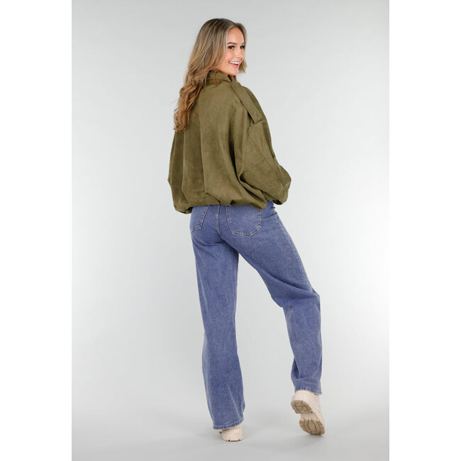 Olive-grüner Oversized-Mantel in Wildlederoptik mit Kragen und langen Ärmeln