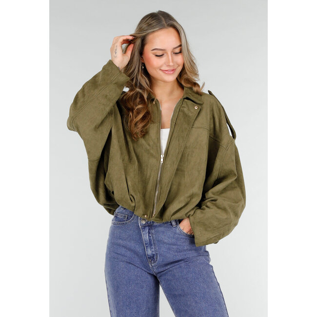 Olive-grüner Oversized-Mantel in Wildlederoptik mit Kragen und langen Ärmeln