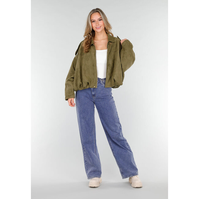 Olive-grüner Oversized-Mantel in Wildlederoptik mit Kragen und langen Ärmeln