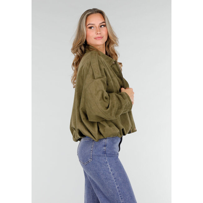 Olive-grüner Oversized-Mantel in Wildlederoptik mit Kragen und langen Ärmeln