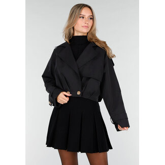 Schwarzer Trenchcoat