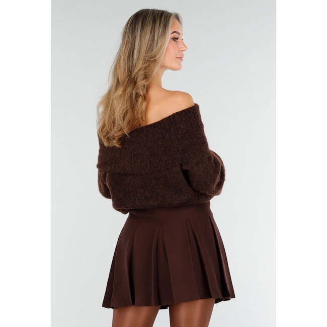 Dunkelbrauner, locker geschnittener Off-Shoulder-Pullover aus Wolle