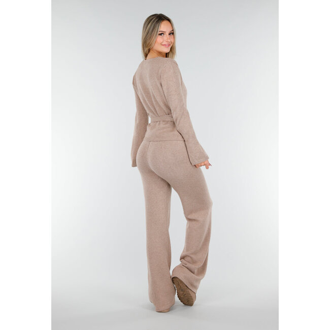 Beige gestrickte Lounge-Hose mit Kordelzug und geraden, weit fallenden Beinen