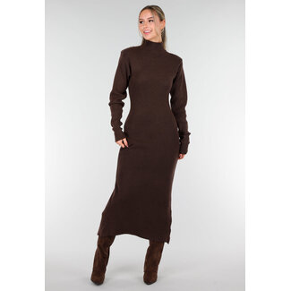 Braunes langes Strickkleid