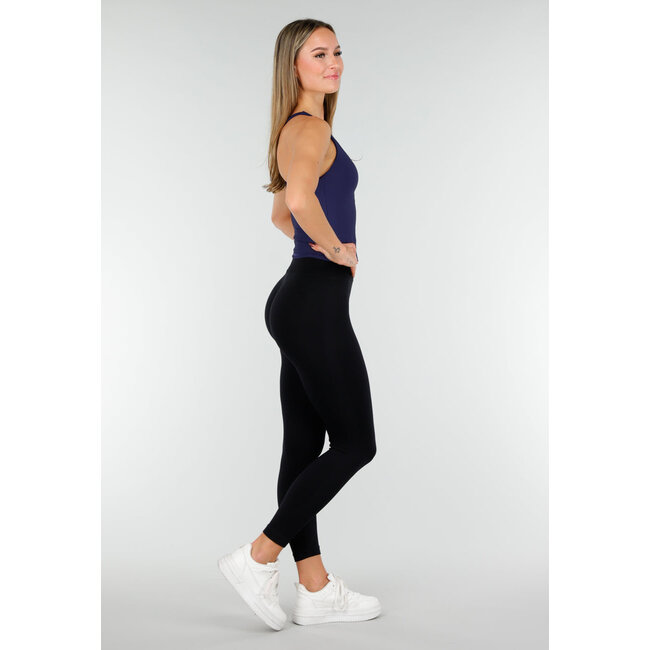 Navy Rib Sporttop mit Push-Up-Polstern und breiten Trägern