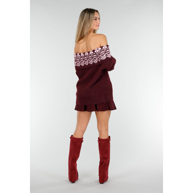 Bordeauxfarbener Off-Shoulder-Pullover mit Fair-Isle-Muster und langen Ärmeln