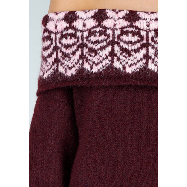 Bordeauxfarbener Off-Shoulder-Pullover mit Fair-Isle-Muster und langen Ärmeln