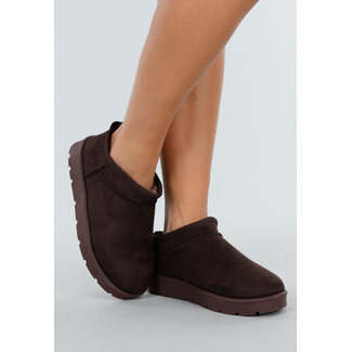 Braune Slipper im Wildleder-Look