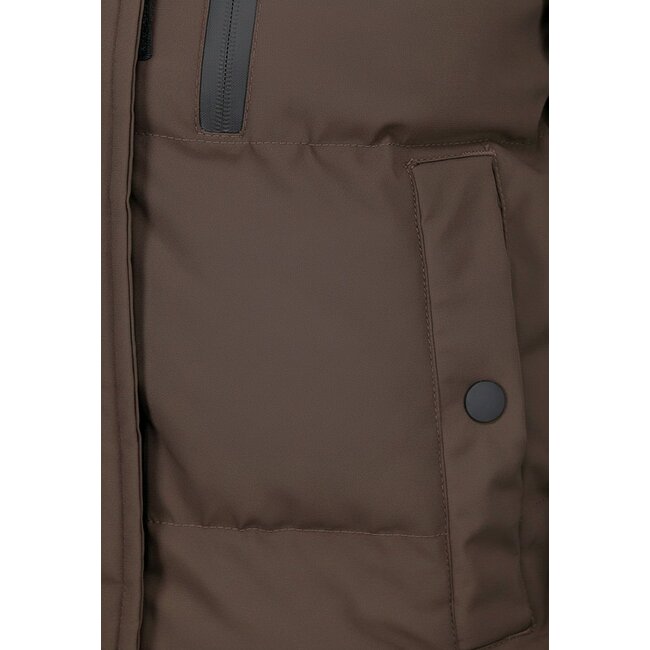 Kurzer brauner Wintermantel mit Kapuze