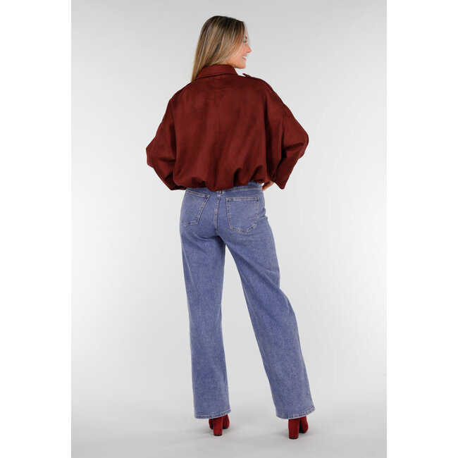 Burgunderfarbener Mantel im Wildleder-Look mit Stehkragen und lockerer Passform