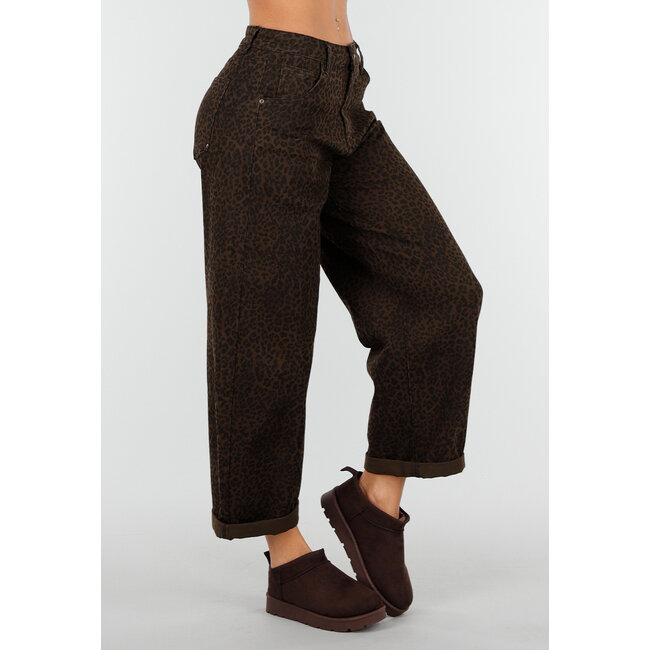 Braune Barrel-Jeans mit dezentem Animal-Print und umgeschlagenem Saum
