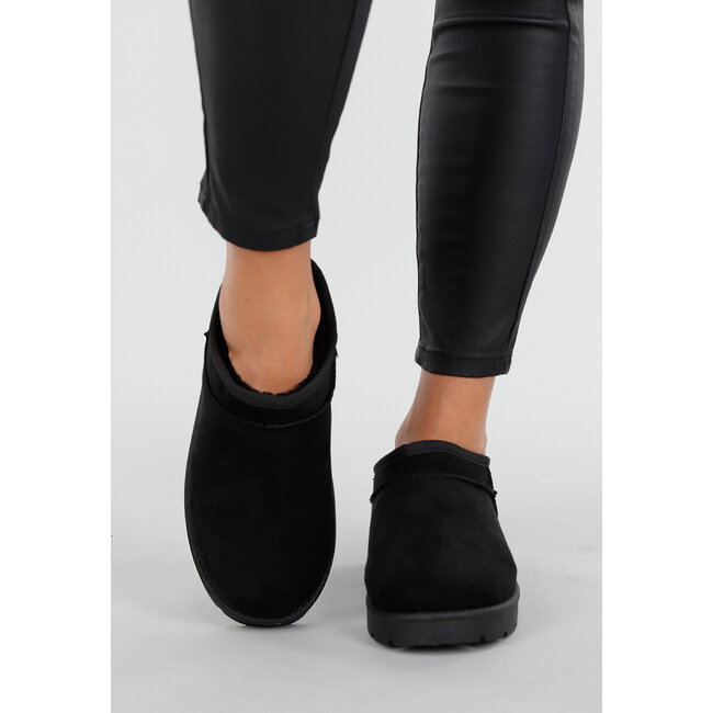 Schwarze Slipper mit Wildlederoptik und erhöhtem Profilsohle