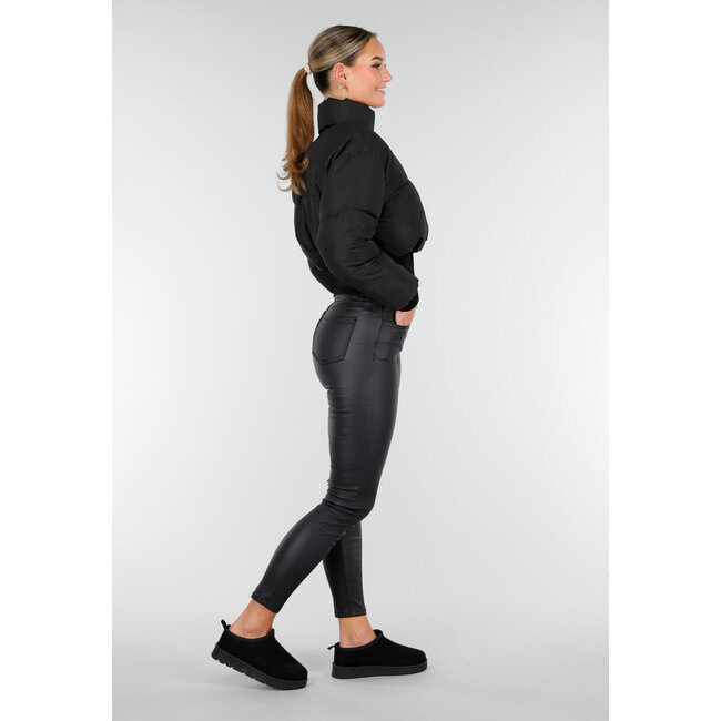 Schwarze Slipper mit Wildlederoptik und erhöhtem Profilsohle