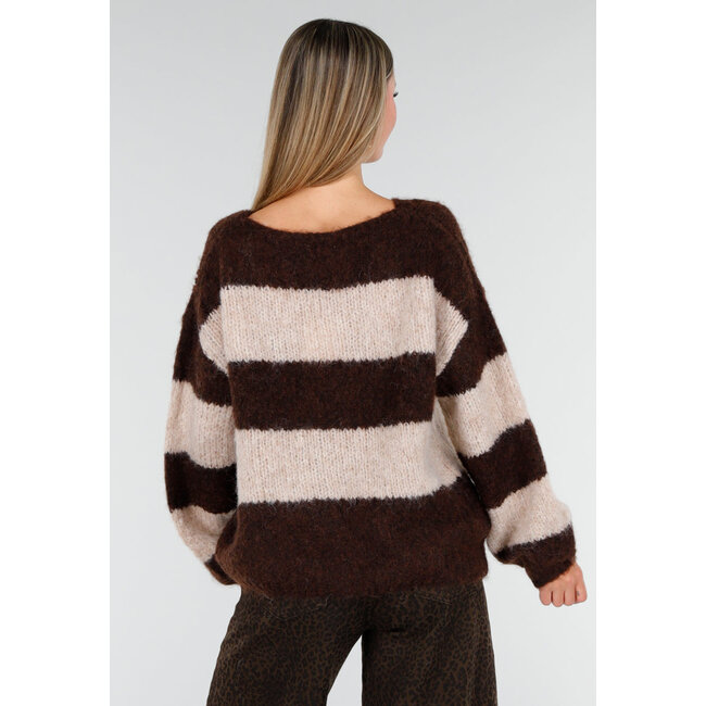 Gestreifter, flauschiger Pullover in Braun und Beige mit lockerer Passform