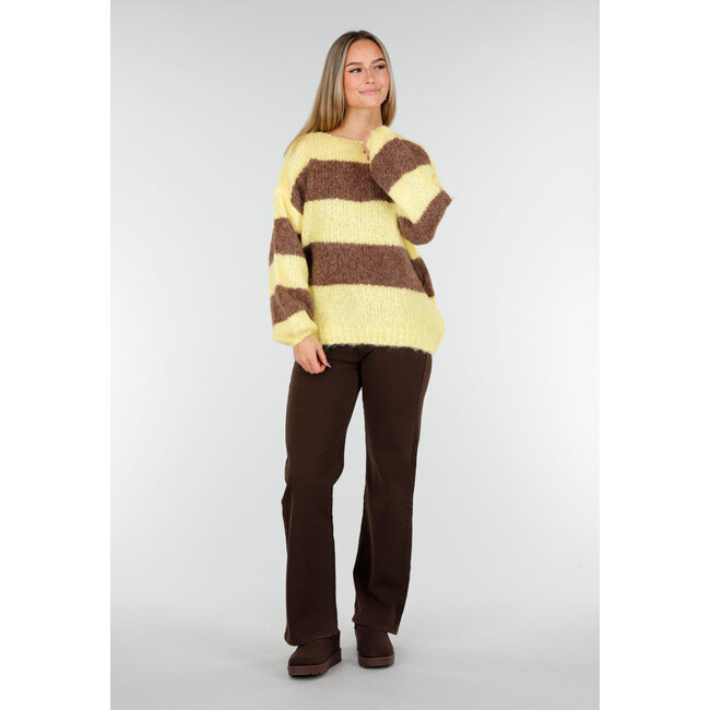 Gestreifter, flauschiger Pullover in Gelb und Braun mit lockerer Passform