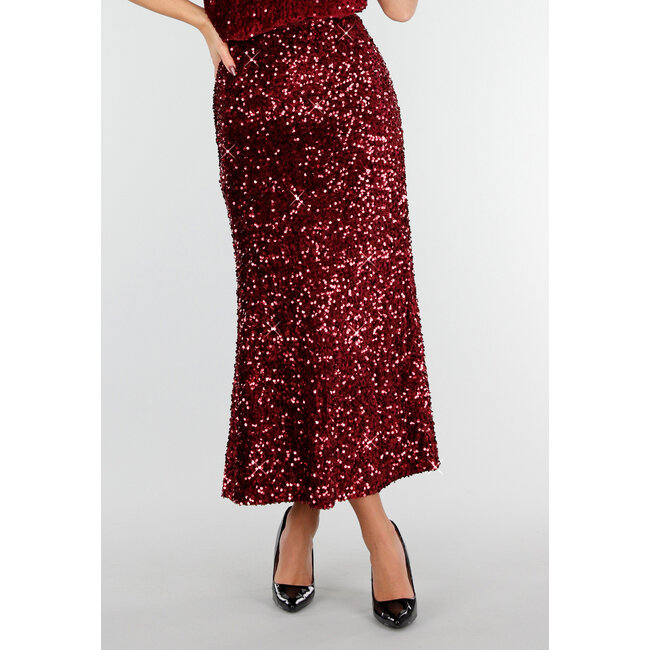Roter Midi-Rock mit Allover-Pailletten und dezent ausgestelltem Saum