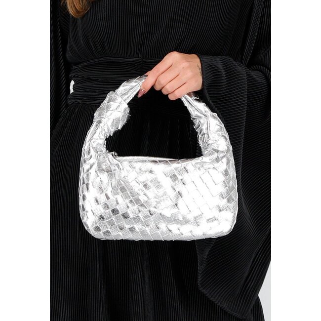 Geflochtene Handtasche mit kurzem Henkel