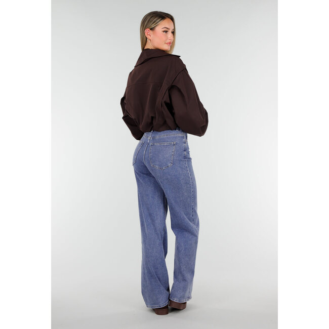 Dunkelbraune kurze Jacke mit Puffärmeln und goldenen Knöpfen