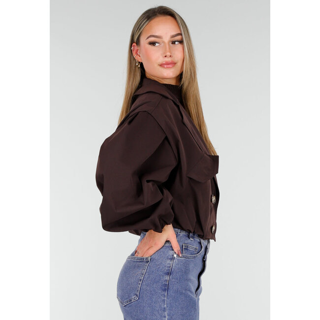 Dunkelbraune kurze Jacke mit Puffärmeln und goldenen Knöpfen