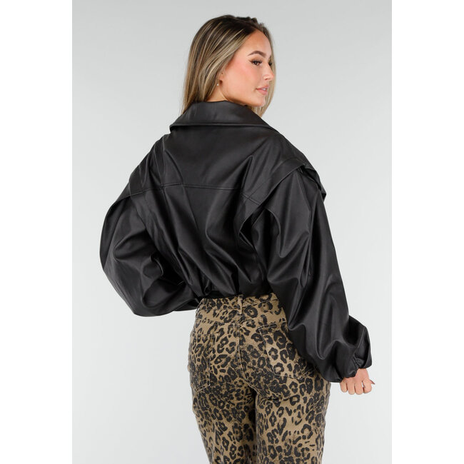 Schwarze Kunstleder-Cropped-Jacke mit Oversize-Ärmeln