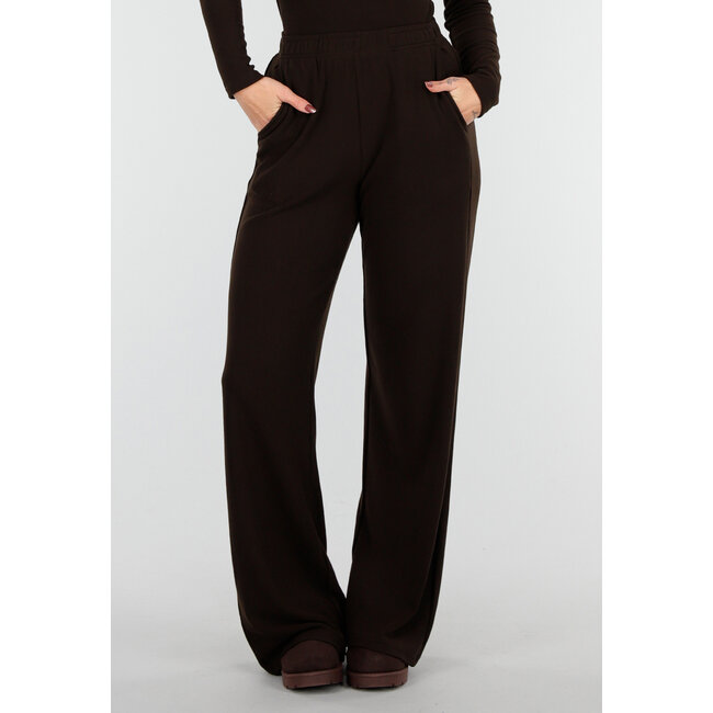 Braune weiche Stretchhose mit geradem Bein