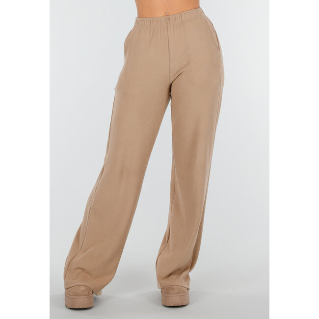 Beigefarbene weiche Stretchhose mit geradem Bein