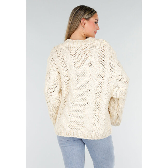 Cremefarbener, übergroßer, grob gestrickter Zopfmusterpullover mit langen Ärmeln