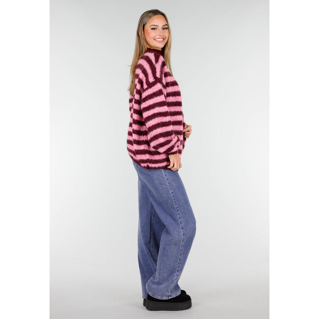 Gestreiftes rosa und bordeauxrotes Wolljacke mit langen Ärmeln