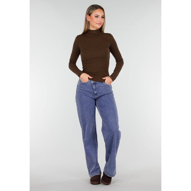 Braunes, weiches Stretch-Oberteil mit langen Ärmeln und Rollkragen